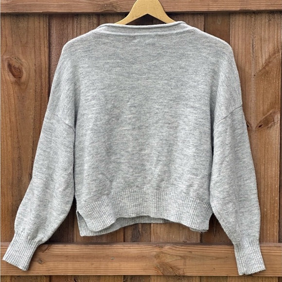 Sincerely Jules Light Gray Crew Neck Sweater Size Medium - Picture 5 of 6